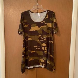 LulaRoe M Camo Perfect T
